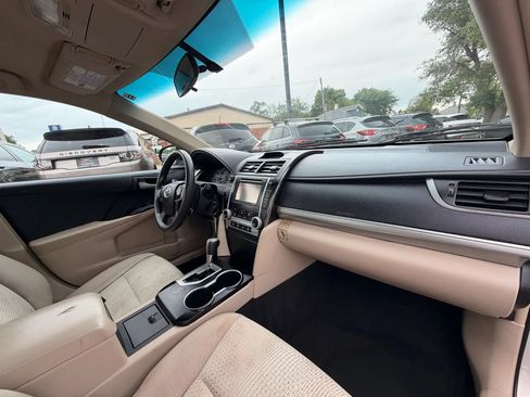 Used 2014 Toyota Camry LE FWD image 18