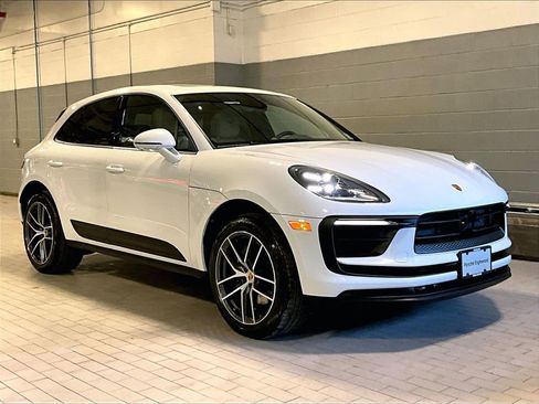Used 2025 Porsche Macan image 7