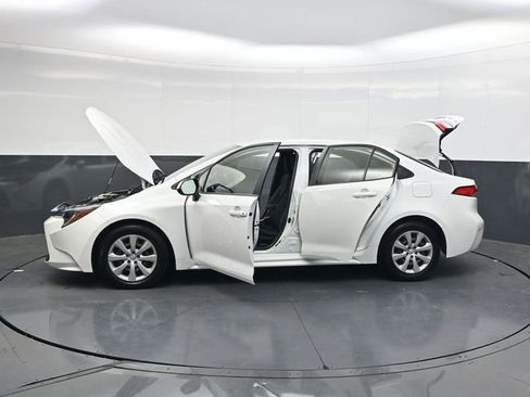 Used 2021 Toyota Corolla LE image 35