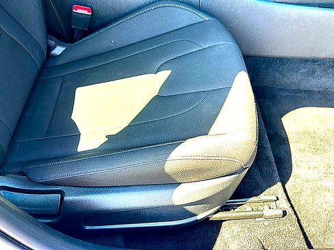 Used 2024 Hyundai Elantra SEL FWD image 25