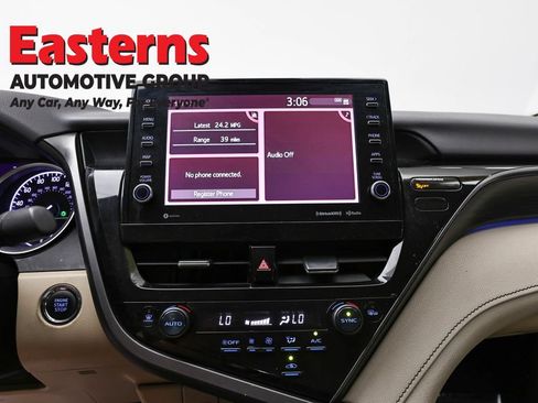 Used 2021 Toyota Camry XLE AWD/4WD image 11