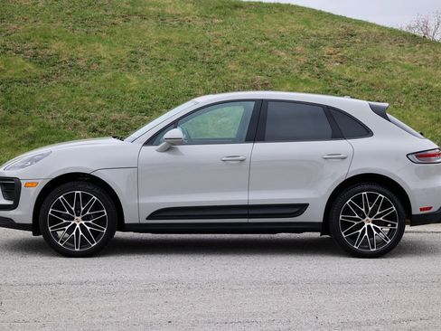 Certified 2026 Porsche Macan image 2