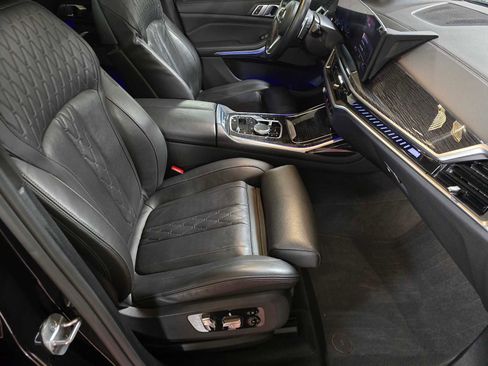 Used 2023 BMW X7 M60i w/ Climate Comfort Package image 12