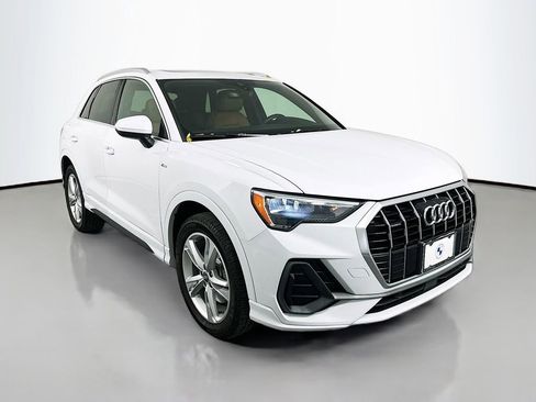 Used 2020 Audi Q3 2.0T Premium w/ Convenience Package image 3