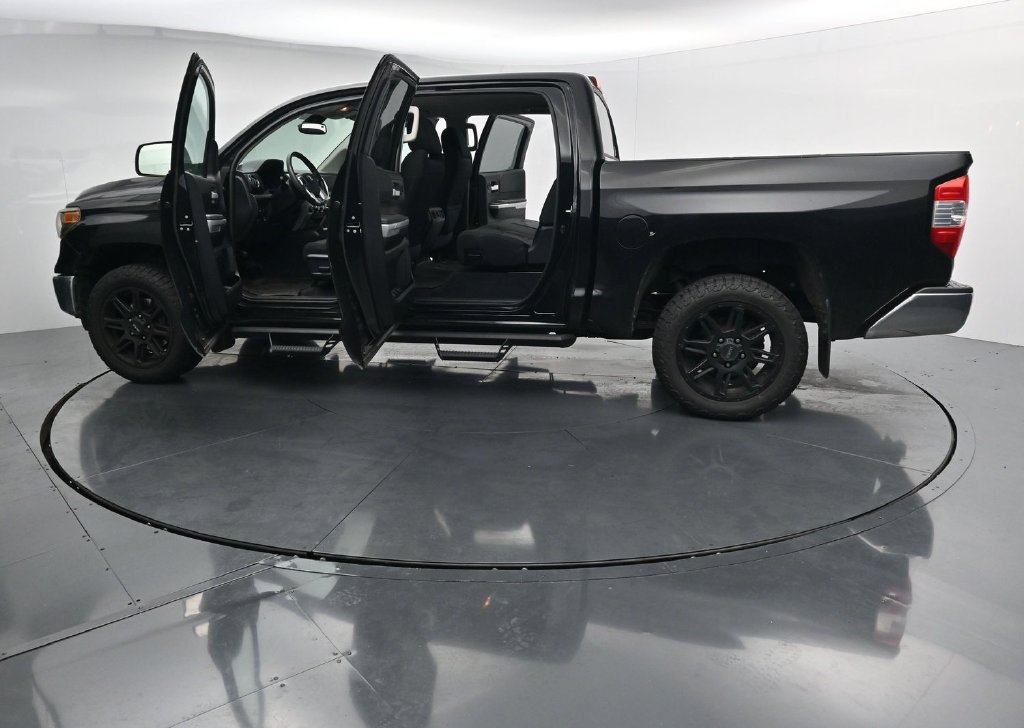 Used 2018 Toyota Tundra SR5 w/ SR5 Upgrade Package AWD/4WD image 28