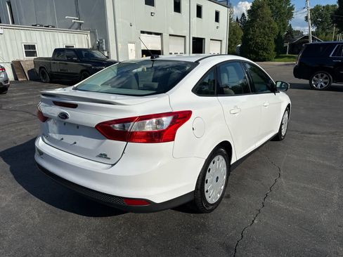 Used 2014 Ford Focus SE FWD image 3