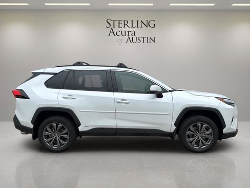 Used 2024 Toyota RAV4 XLE Premium image 4