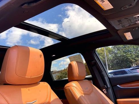 Used 2023 Cadillac XT5 Premium Luxury w/ Technology Package AWD/4WD image 22