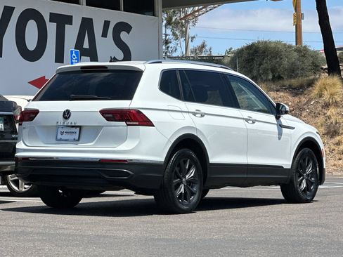 Used 2024 Volkswagen Tiguan SE FWD image 5