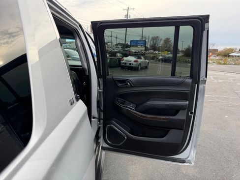 Used 2019 Chevrolet Suburban LT image 43