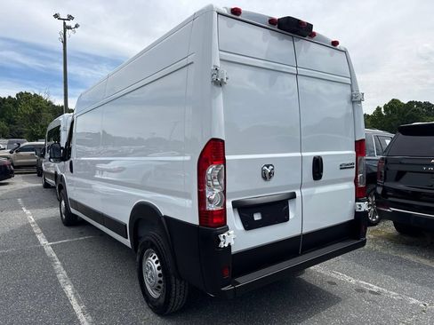 Used 2026 RAM ProMaster 2500 w/ Convenience Group FWD image 5