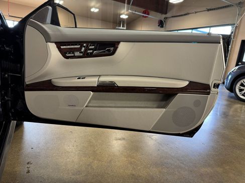 Used 2011 Mercedes-Benz CL 550 4MATIC image 51