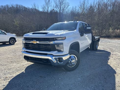 New 2026 Chevrolet Silverado 3500 LT w/ Convenience Package image 10