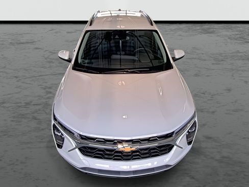 Used 2025 Chevrolet Trax LT w/ Driver Confidence Package FWD image 6