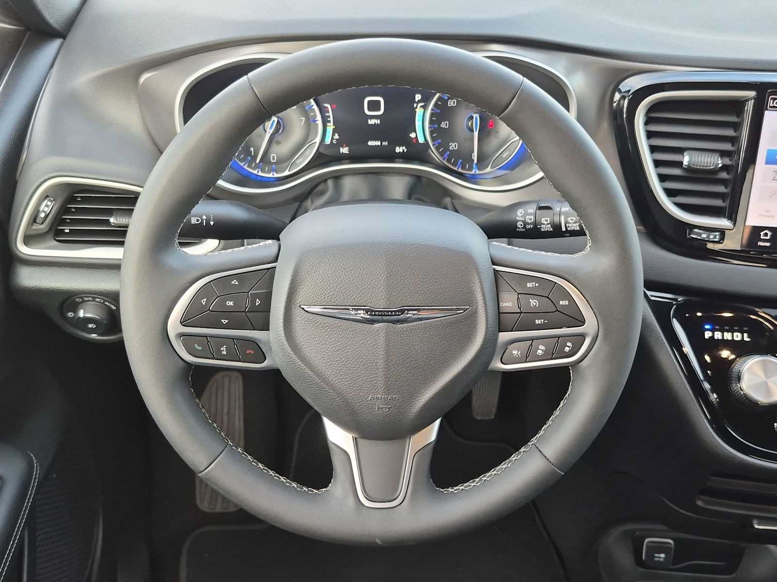 Used 2026 Chrysler Pacifica Select FWD image 22