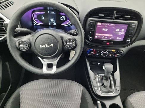 Used 2025 Kia Soul LX image 22