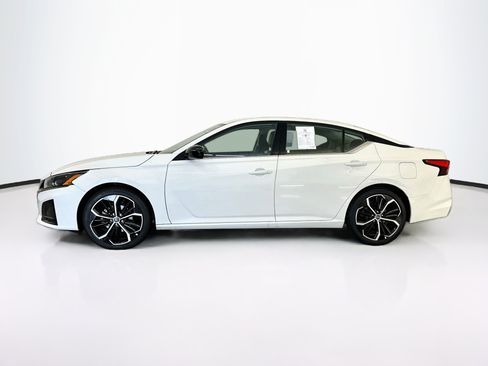 Used 2024 Nissan Altima 2.5 SR FWD image 4
