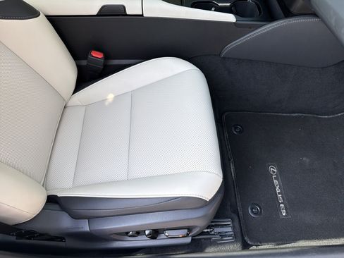 Used 2025 Lexus ES 350 w/ Premium Package FWD image 39