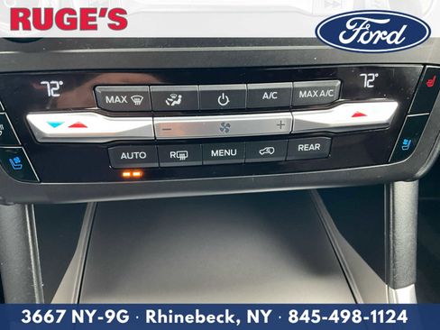 Used 2020 Ford Explorer Platinum w/ Premium Technology Package image 25