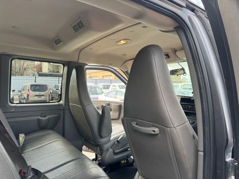 Used 2017 Chevrolet Express 3500 LS image 34