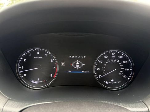 Used 2017 Genesis G80 3.8 RWD image 28