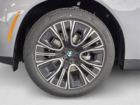 Used 2025 BMW X3 xDrive30i w/ Premium Package image 9