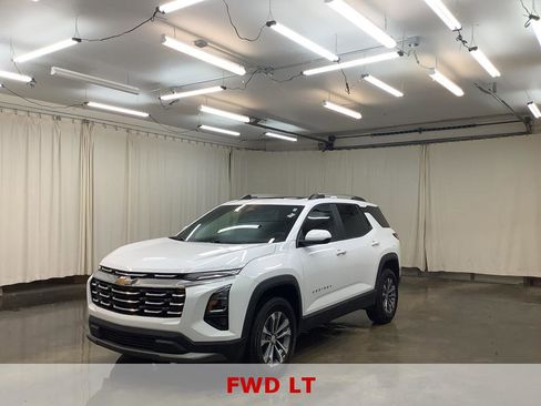 Used 2025 Chevrolet Equinox LT w/ Convenience Package II FWD image 1