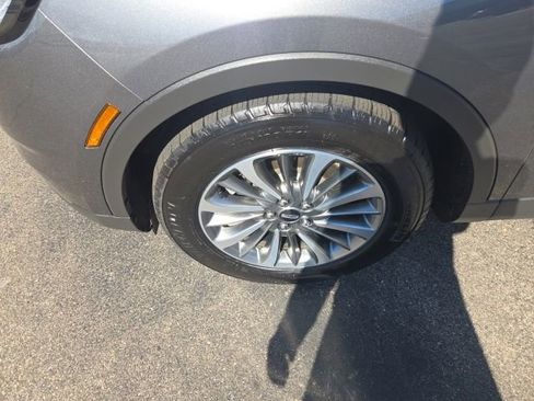 Certified 2022 Lincoln Nautilus AWD w/ Premium Package image 26