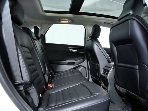 Certified 2024 Ford Edge SEL w/ Convenience Package AWD/4WD image 13