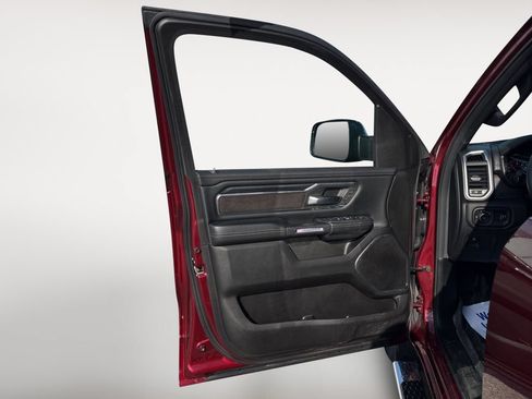 Used 2024 RAM 1500 Laramie AWD/4WD image 35