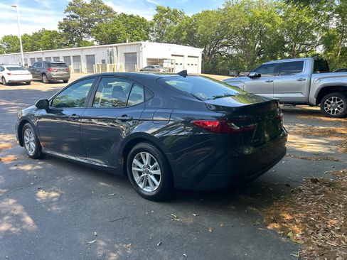 Used 2025 Toyota Camry LE w/ Convenience Package image 2