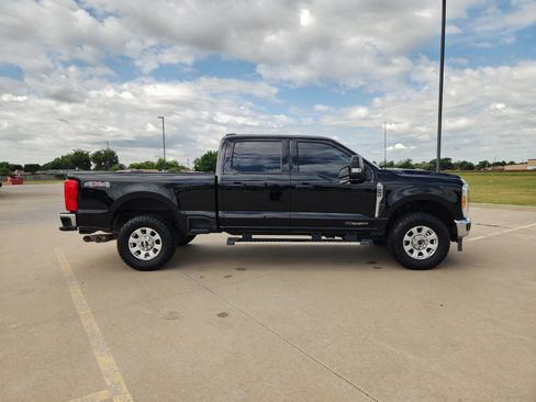Used 2023 Ford F250 XLT AWD/4WD image 7