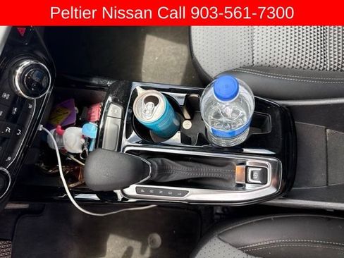 Used 2024 Chevrolet Trax LT w/ LT Convenience Package FWD image 13