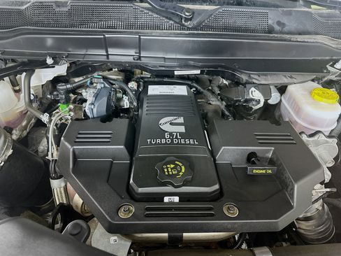 Used 2024 RAM 2500 Laramie w/ Safety Group image 34