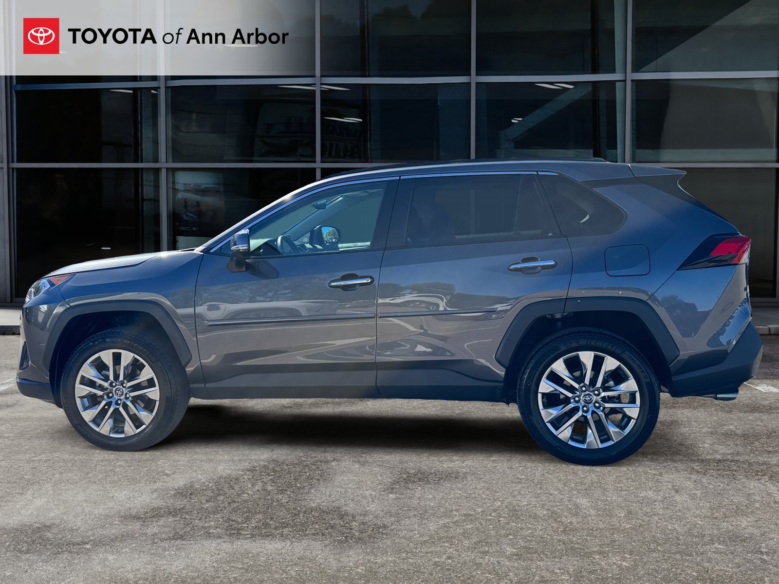Used 2019 Toyota RAV4 Limited AWD/4WD image 10