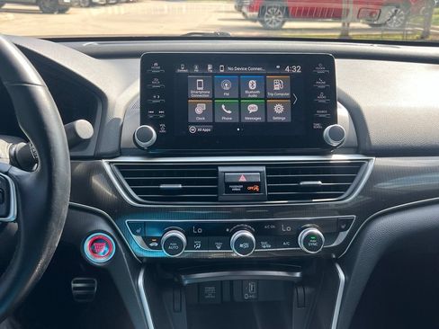 Used 2018 Honda Accord Sport image 17