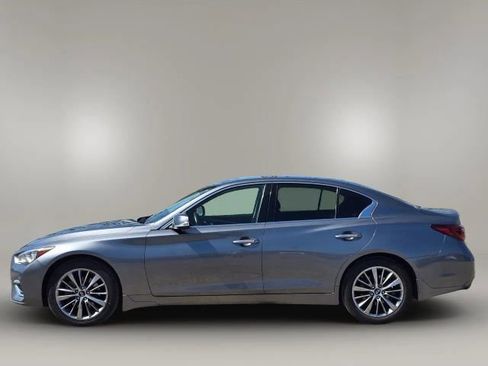 Used 2018 INFINITI Q50 Luxe w/ Essential Package (3.0T Luxe) AWD/4WD image 8