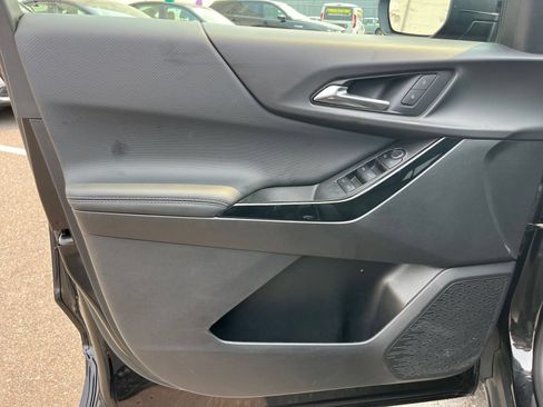 Used 2025 Chevrolet Equinox LT FWD image 18