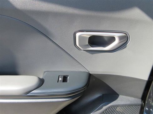 Used 2025 Kia K4 FWD image 21