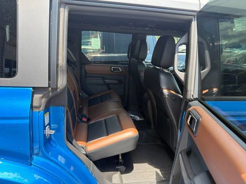 Used 2024 Ford Bronco Outer Banks AWD/4WD image 4