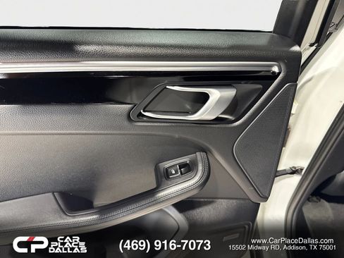Used 2020 Porsche Macan S AWD/4WD image 19