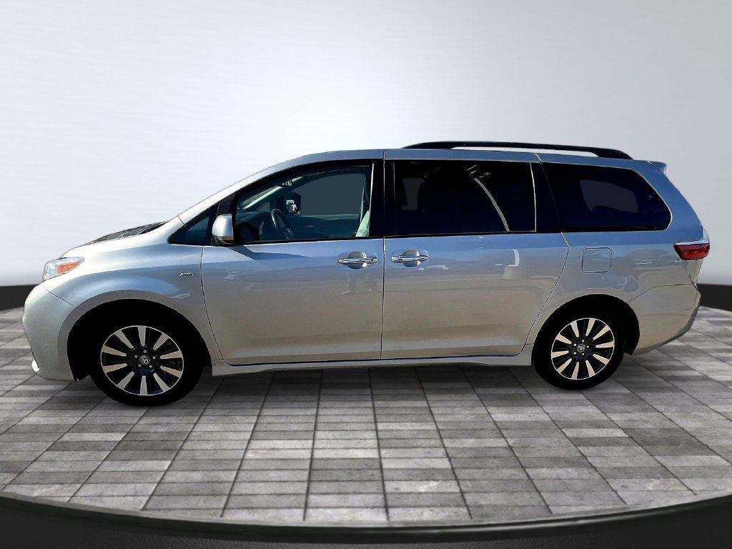 Used 2019 Toyota Sienna XLE Premium w/ Carpet Mat Package AWD/4WD image 4