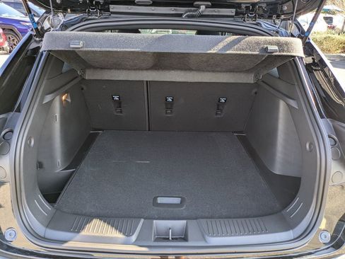 Used 2025 Chevrolet Trax RS w/ Sunroof Package image 12