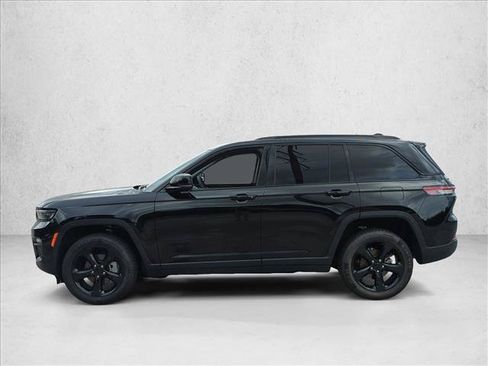 Used 2023 Jeep Grand Cherokee Limited w/ Black Appearance Package RWD image 8