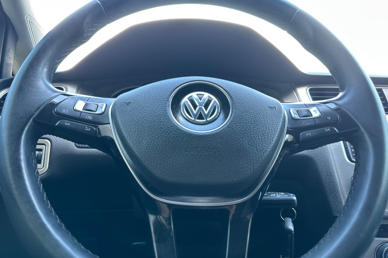 Used 2015 Volkswagen Golf TDI S FWD image 33