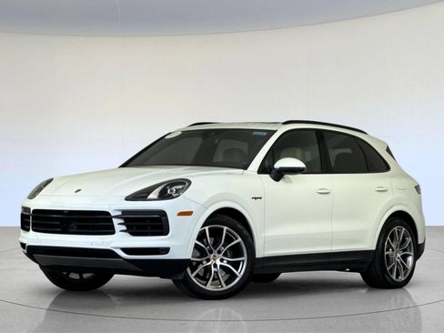 Certified 2022 Porsche Cayenne E-Hybrid AWD/4WD image 1