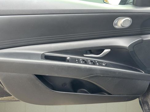 Used 2022 Hyundai Elantra SEL w/ Preferred Accessory Package image 15