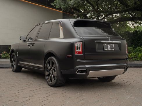 Certified 2023 Rolls-Royce Cullinan AWD/4WD image 16