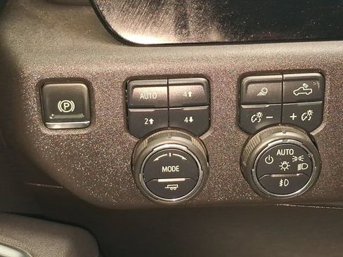 Used 2025 Chevrolet Silverado 3500 LTZ w/ LTZ Plus Package AWD/4WD image 36