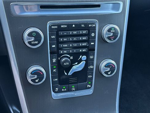 Used 2016 Volvo XC60 T5 Premier w/ Proximity Package image 21